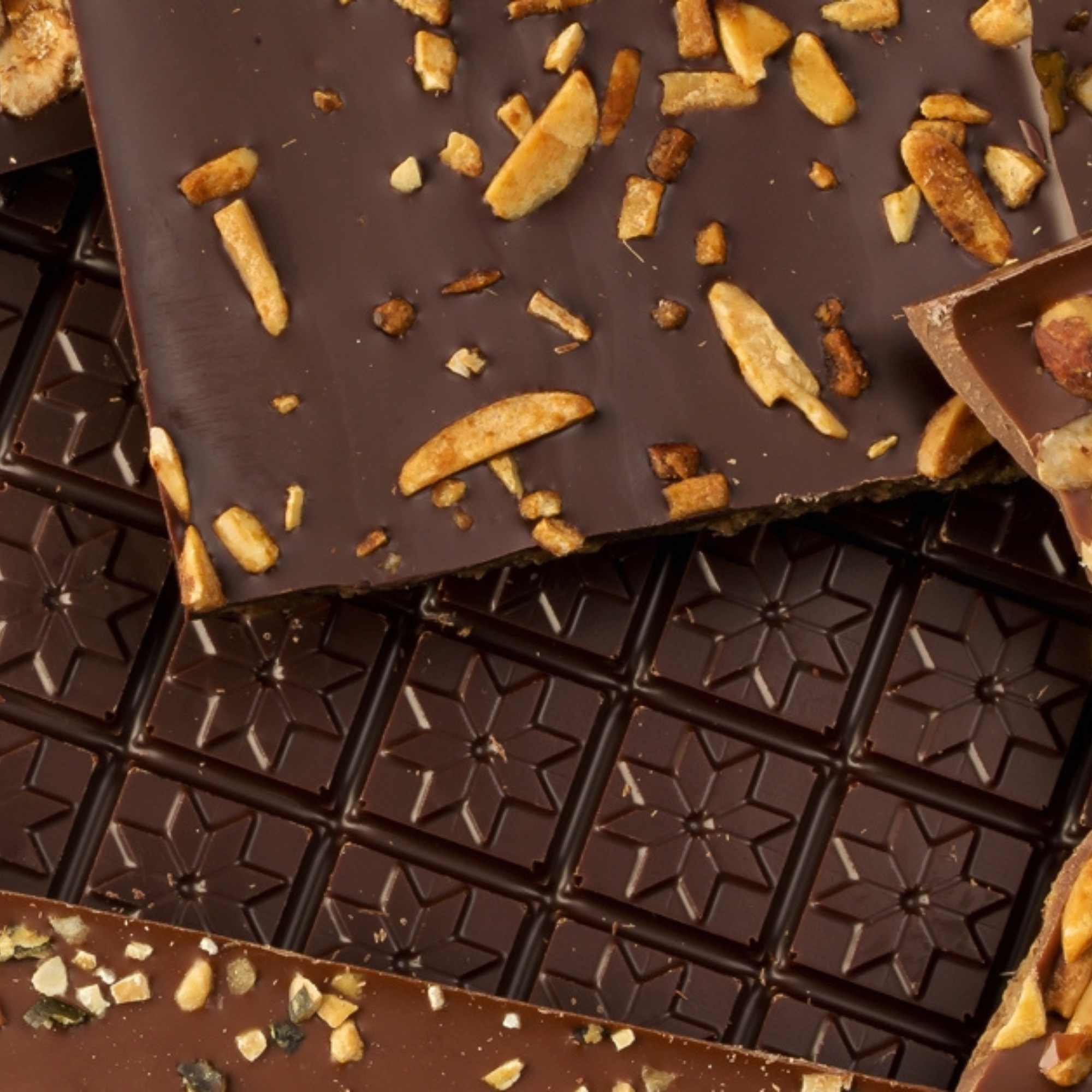 Tablette chocolat praliné feuilleté noir